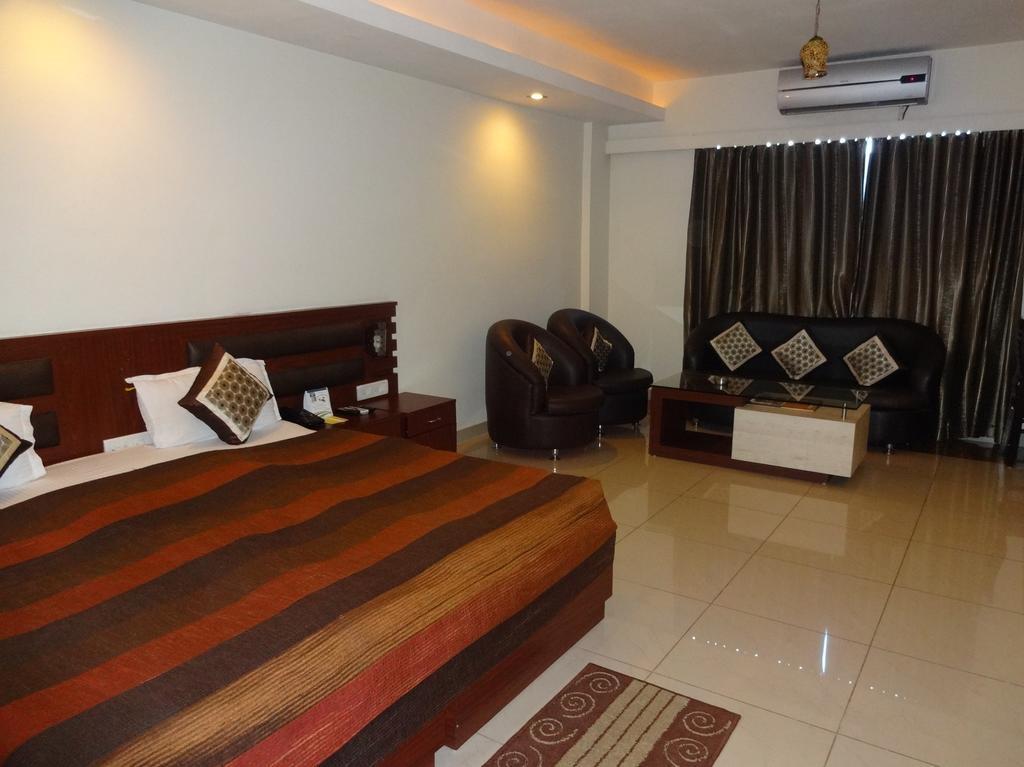 Hotel Avn Grand Ranchi Habitación foto